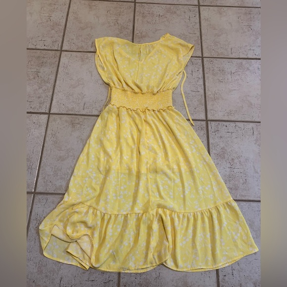 💜 Sienna Sky Yellow & White Floral Smocked Bodice Maxi Dress S Cottagecore Midi - Picture 2 of 6